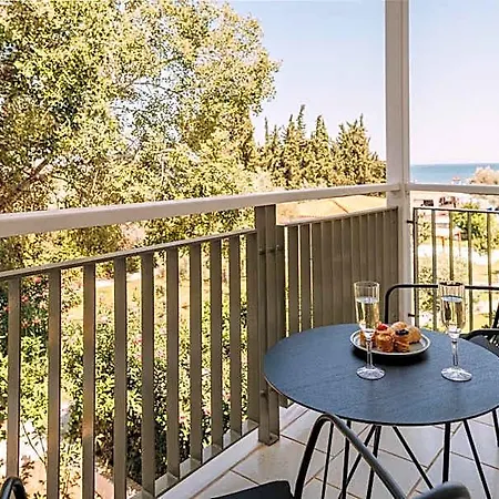 アパート Eretria Beach Apartments