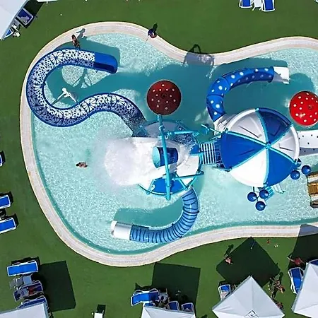 アパート Eretria Beach Apartments エレトリア